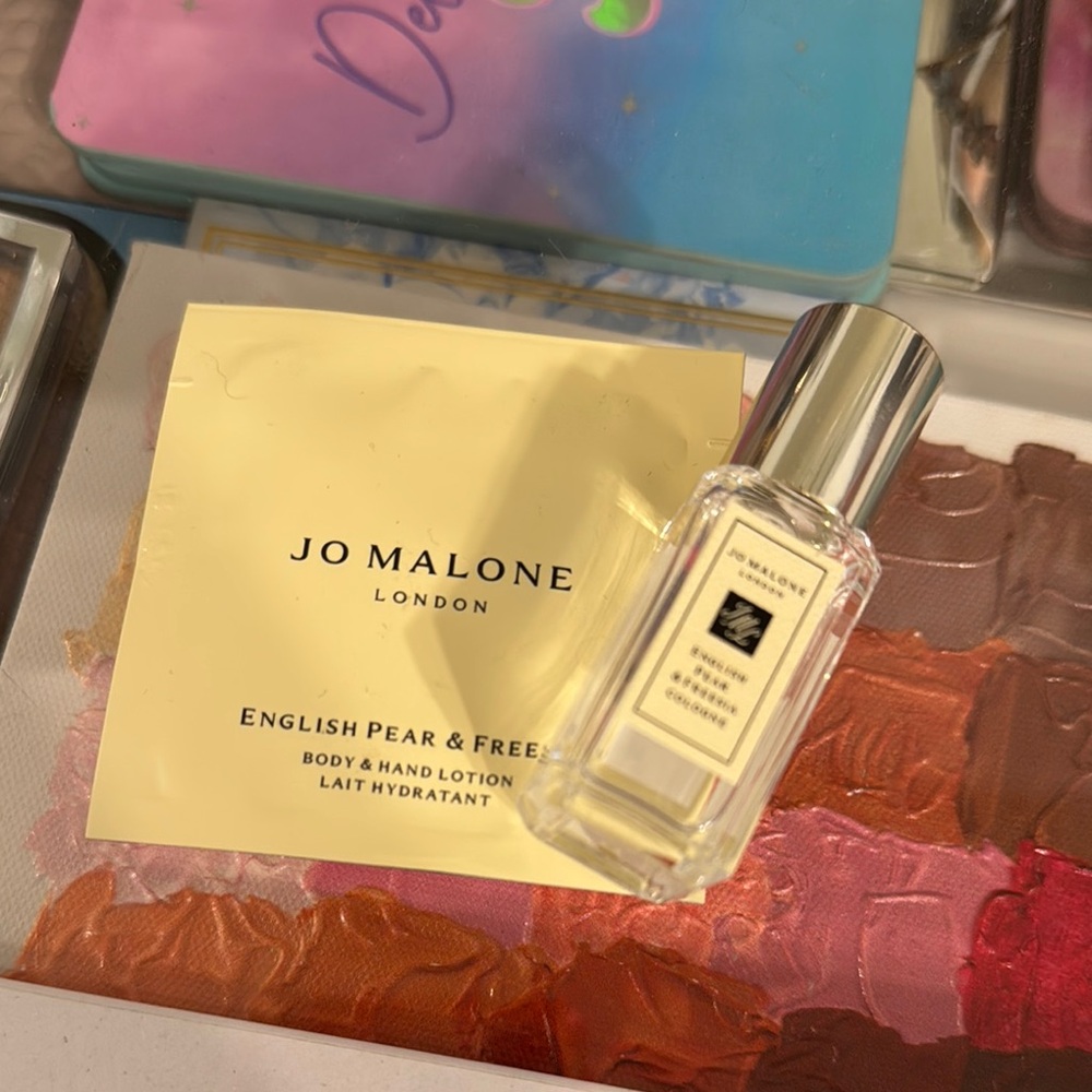 Joe Malone English Pear and Freesia 9ml and sample lotion